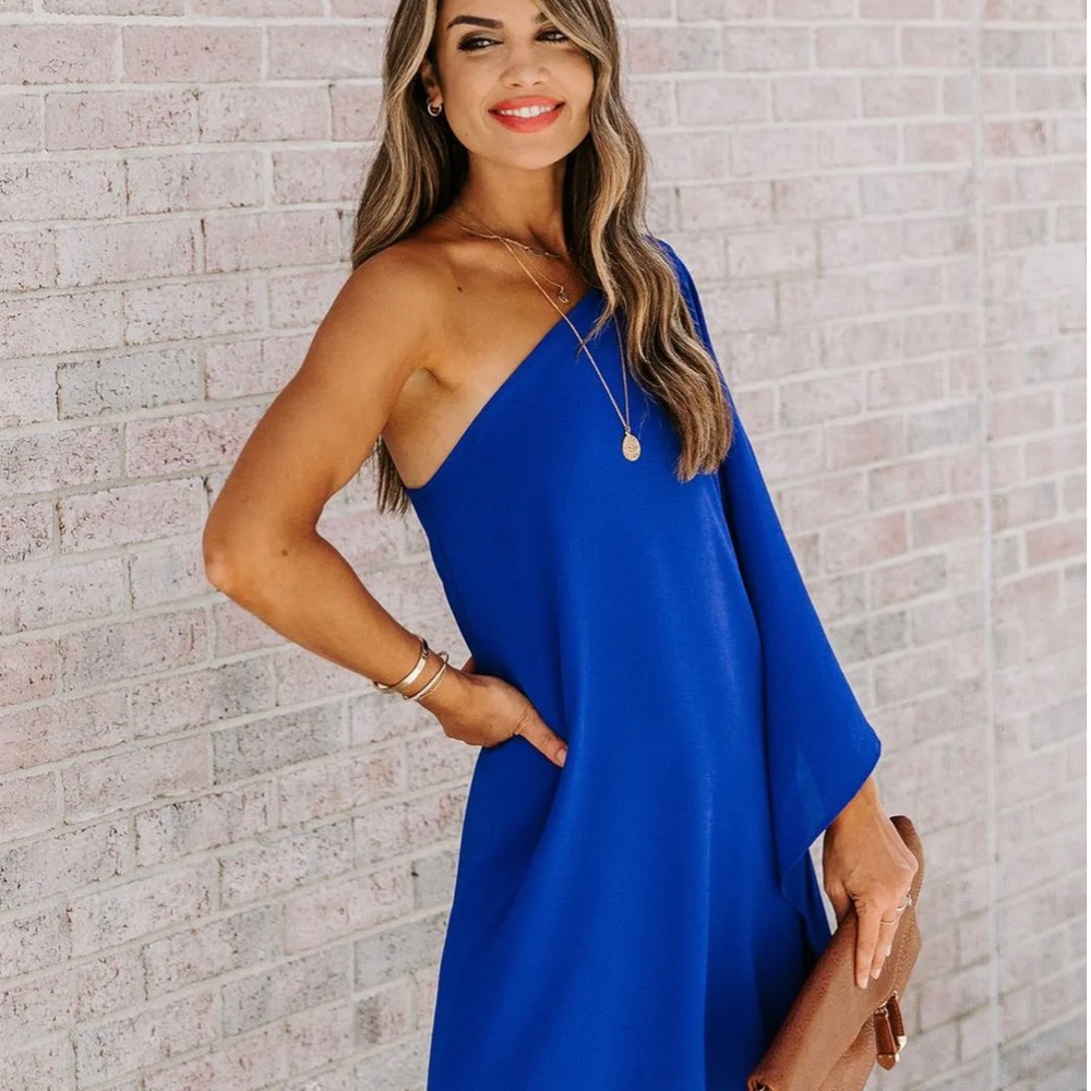 Vici One Shoulder Dress. Size M.  NWOT.